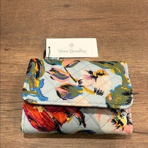 NWT Vera Bradley Compact Wallet Sea Air Floral